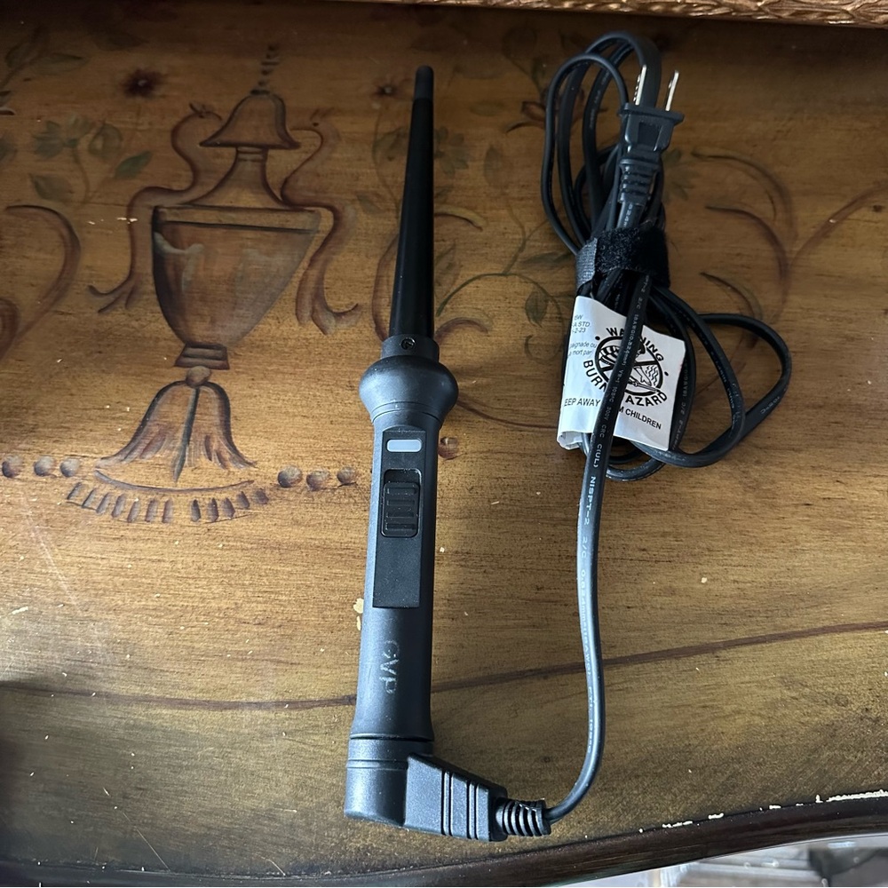 GVP professional CLIPLESS Curling Iron  Model 264834 black